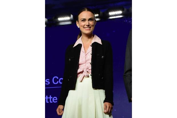 ...Keira Knightleys neuer Film, 'Colette', vorgestellt. Das Biopic erzählt die Geschichte der bekannten Schriftstellerin und...