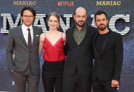 Cary Fukunaga (links) hat sich eine neue Serie einfallen lassen, die mit Emma Stone und Justin Theroux prominent besetzt ist... Cary Fukunaga (links) hat sich eine neue Serie einfallen lassen, die mit Emma Stone und Justin Theroux prominent besetzt ist...
