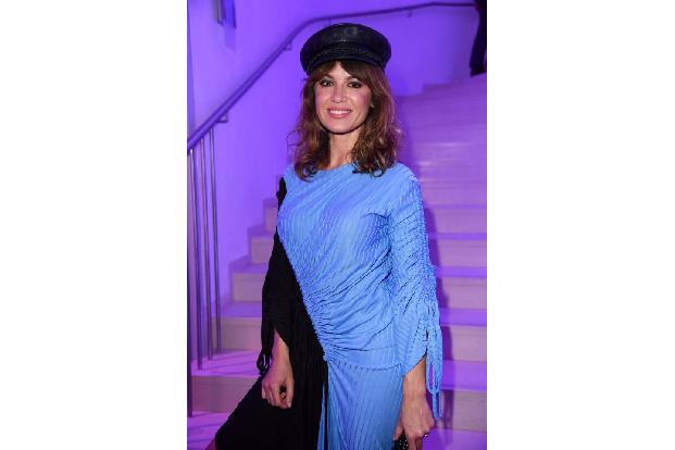 ...trat auch Schauspielerin Natalia Avelon mit fescher Baskenmütze und einem blau-schwarzen Outfit auf. Auf der Bertelsmann-...