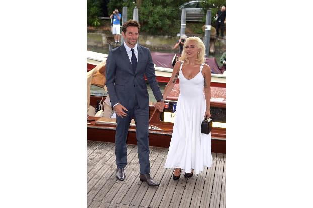 ...ist eine wichtige Disziplin. Bradley Cooper erschien an der Seite von Lady Gaga, mit der er gemeinsam in seiner Neuverfil...