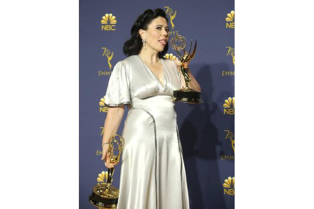 ...Alex Borstein. Die wurde als beste Nebendarstellerin in einer Comedyserie für 'The Marvelous Mrs. Maisel' ausgezeichnet u...