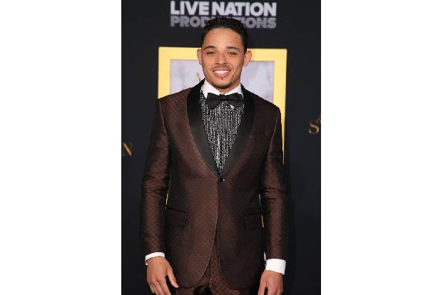 ...Anthony Ramos, der als Allys bester Freund Ramon in 'A Star is Born' zu sehen ist. Auf der L.A.-Premiere war er der Mann ...