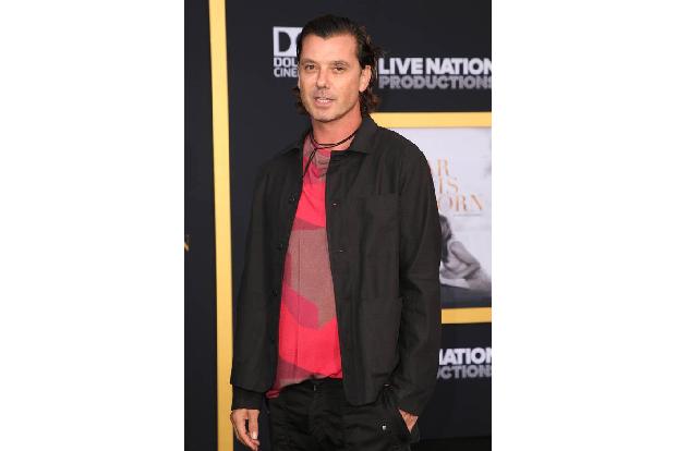 ...Gavin Rossdale. Nein, nicht weil der Bush-Frontmann eher leger gekleidet auf dem Event erschienen war, sondern weil seine...