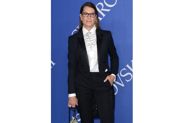...Brooke Shields so nur unterschreiben. Das Model verfasste mit 'Down Come the Rain' 2005 ein ganzes Buch über ihre postnat...