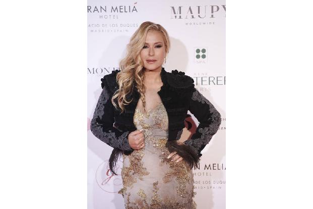 Herzlichen Glückwunsch! Heute feiert Anastacia ihren 50. Geburtstag. Die Sängerin kann mittlerweile auf fast zwei Jahrzehnte... Herzlichen Glückwunsch! Heute feiert Anastacia ihren 50. Geburtstag. Die Sängerin kann mittlerweile auf fast zwei Jahrzehnte...