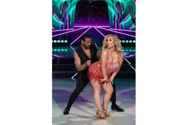 Im März 2018 hatte der Popstar einen Gastauftritt bei der italienischen Castingshow 'Dancing with the Stars'. In ihrem knapp...