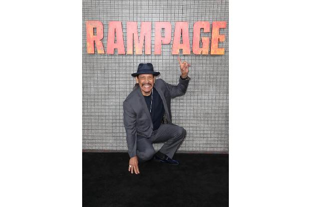 ...Danny Trejo ging vor so viel Action gleich in die Knie, während...