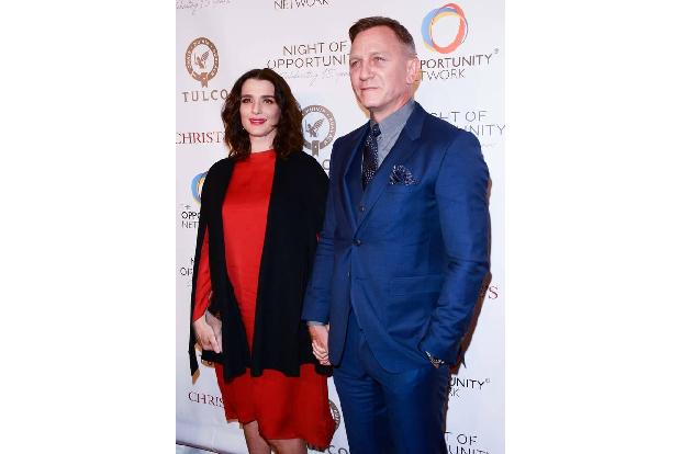 Während noch vor einigen Wochen Trennungsgerüchte die Runde machten, zeigten sich Daniel Craig und seine Frau Rachel Weisz a... Während noch vor einigen Wochen Trennungsgerüchte die Runde machten, zeigten sich Daniel Craig und seine Frau Rachel Weisz a...