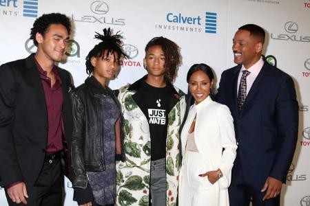 ...gehören die Schauspieler Will Smith und Jada Pinkett Smith, hier zu sehen mit ihren Kindern Willow und Jaden sowie Wills ...