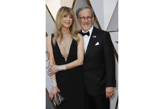 ...genießt gleichzeitig eine der schönsten Lieben: Steven Spielberg lernte seine heutige Frau Kate Capshaw 1984 kennen, als ...