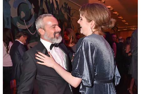 ...Schauspieler Gedeon Burkhard, der auf den Victress Awards eine sichtlich gute Zeit hatte. Jede Menge Fun hatte auch...