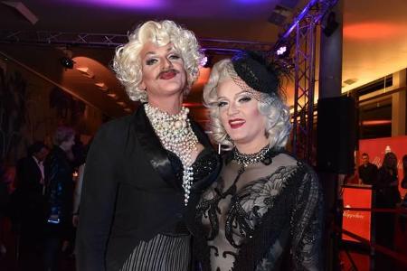 ...sind die Drag Queens Sheila Wolf und Gloria Viagra. Frauenpower hat eben viele Gesichter!