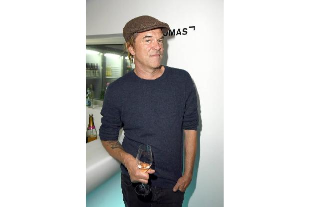 ...Campino, denn als er mit den Toten Hosen den Preis für Rock National erhielt, stellte er sich ans Mikrofon für eine kurze...
