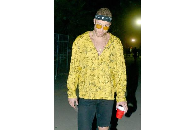 …Blake Griffin setzten dann lieber auf 'normale' Festival-Outfits. Der ' Detroit Pistons'-Basketballer schien sich im gelben...
