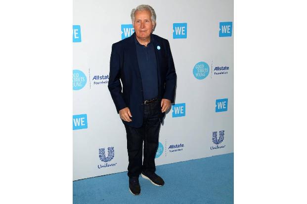 ...Martin Sheen zeigte beim WE-Day Präsenz. Der Hollywoodstar ist dafür bekannt, soziales Engagement zu zeigen und so ist se...