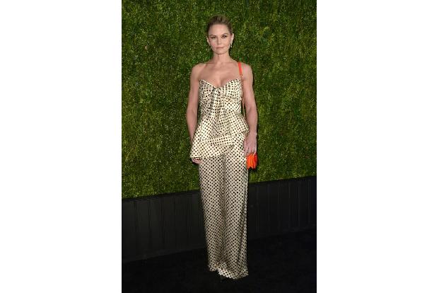 Jennifer Morrison weiß, zu jedem Filmfestival gehört auch eine elegante Gala. Die wurde im Rahmen des Tribeca-Festivals zum ... Jennifer Morrison weiß, zu jedem Filmfestival gehört auch eine elegante Gala. Die wurde im Rahmen des Tribeca-Festivals zum ...