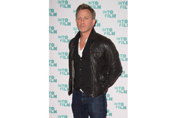 James Bond Star Daniel Craig führte nicht immer ein Leben im Blitzlicht. Auch sein Erfolg als Schauspieler, war früher prakt... James Bond Star Daniel Craig führte nicht immer ein Leben im Blitzlicht. Auch sein Erfolg als Schauspieler, war früher prakt...