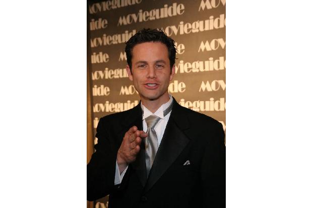 ...Kirk Cameron. Der hat mit seiner Frau vier adoptierte und zwei eigene Kinder. Das macht summa summarum sechs: Jack, Isabe...