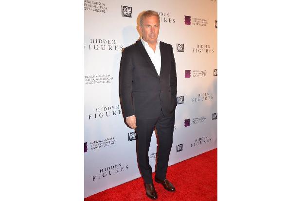 ...Kevin Costner, denn der kommt auf insgesamt sieben direkte Nachfahren. Mit seiner Frau Grace hat er drei Kinder, von sein...
