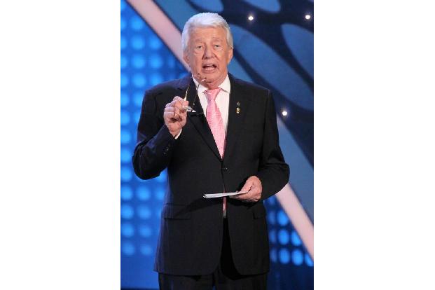 ...Dieter Thomas Heck jahrzehntelang aus dem Fernsehprogramm nicht wegzudenken. Neben der 'ZDF Hitparade' und 'Melodien für ...