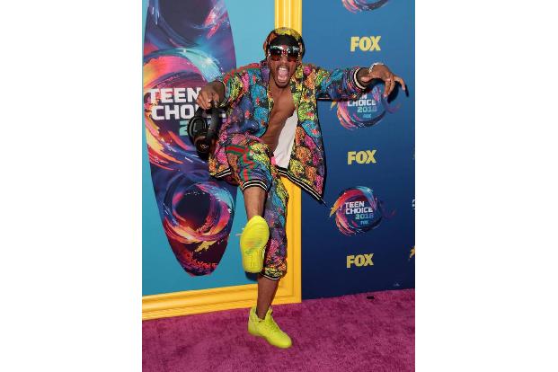 ...erhielt Nick Cannon. Der Ex von Mariah Carey erschien in diesem exzentrischen Outfit bei der Verleihung in L.A. und tat, ...