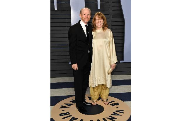 ...Ron Howard und seine Frau Cheryl. Die beiden ließen sich 1975 trauen und sind seitdem glücklich verheiratet. Der Regisseu...