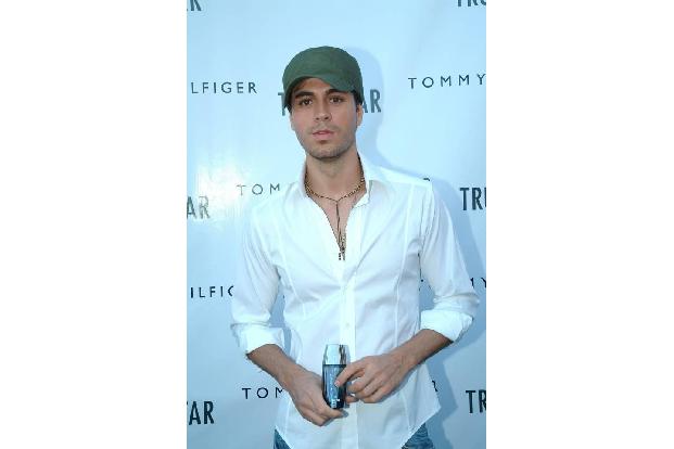...Enrique Iglesias, der hier im Jahr 2005 zu sehen ist. Mittlerweile ist der Schmusesänger 43 Jahre alt, sieht aber immer n...