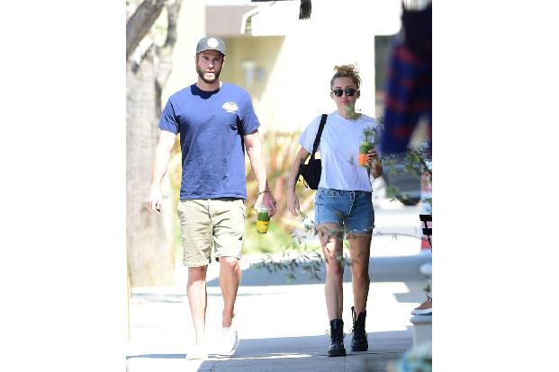 Partner in Crime sind auch Miley Cyrus und Liam Hemsworth, die sich gerne Mal eine Pause von den Red Carpets gönnen und gan...