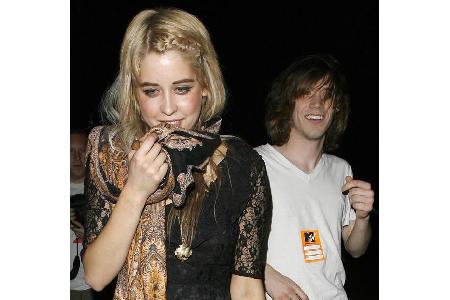 ...wagten sich Peaches Geldof (†25) und Max Drummey vor den Traualtar. Zu dem Zeitpunkt kannten sie sich knappe vier Wochen....