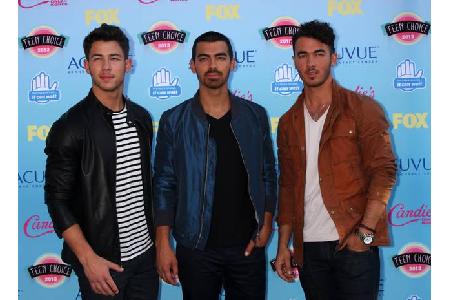 Apropos Teenie-Bands: Kevin, Nick und Joe, besser bekannt als die Jonas Brothers, haben von 2005 bis 2013 die Konzerthallen ...