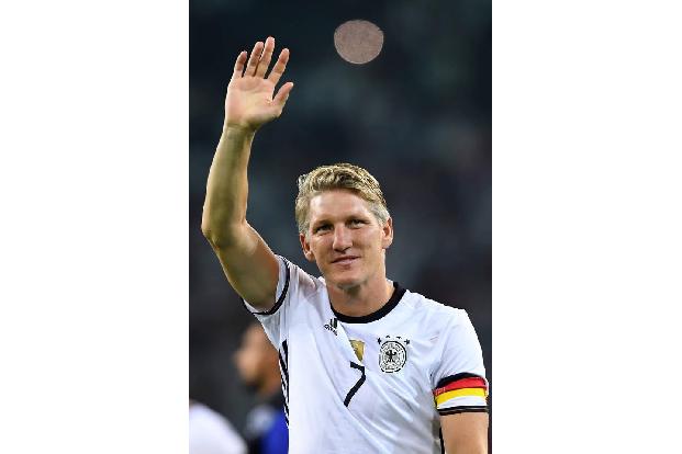 Bastian Schweinsteiger kickt zurzeit erfolgreich für das US-amerikanische Team Chicago Fire. 2016 zog er sich aus der deutsc... Bastian Schweinsteiger kickt zurzeit erfolgreich für das US-amerikanische Team Chicago Fire. 2016 zog er sich aus der deutsc...