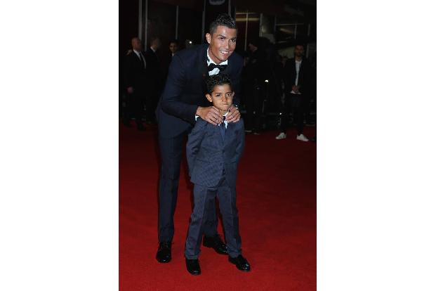 Von Kindern kann Cristiano Ronaldo nicht genug bekommen: Vier kleine Schützlinge hat er bereits. Der älteste Cristiano Ronal...