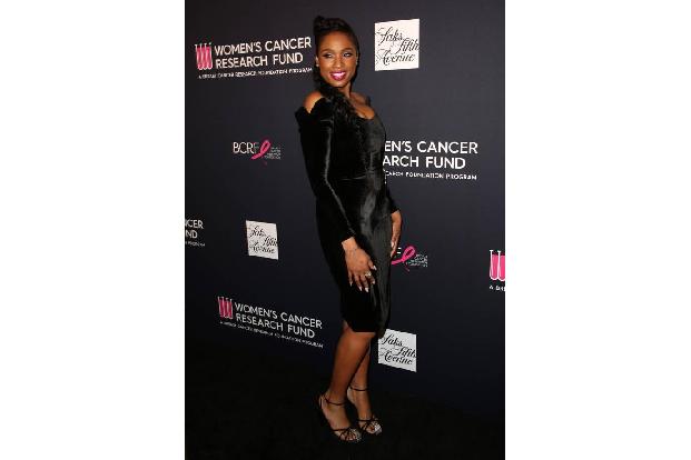 ...Jennifer Hudson hat glücklicherweise keine eigenen Erfahrungen mit Krebs. Trotzdem ist es ihr wichtig, die Krebsforschung...