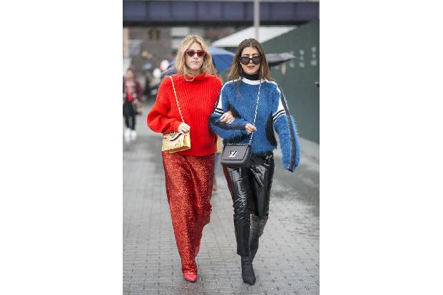 ...der wahre Runway! Also, was wird da dargeboten? Angesagt und nicht wirklich verwunderlich sind Marken-Handtaschen jeglich...