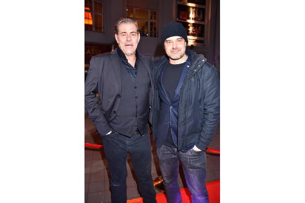 ...könnte man sich auch bei Sven Martinek und Raphaël Vogt stellen. Die Schauspieler könnten glatt als Zwillinge durchgehen....