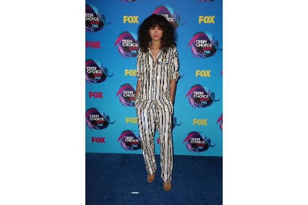 ...Stil-Queen mal warm anziehen! Zendaya ist mit ihren 21 schon ein echter Star am Mode- wie am Filmhimmel. Doch wenn...