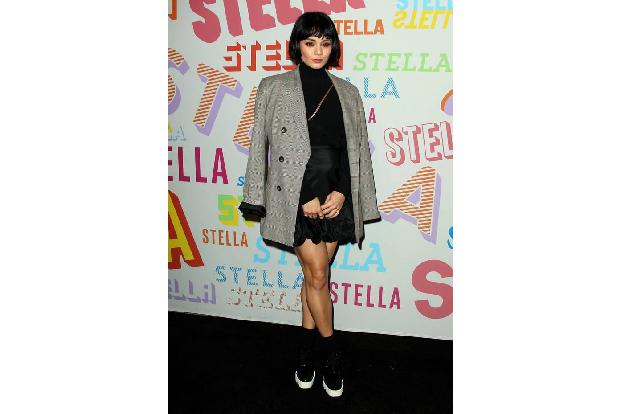 ...ja als echte Fashionistas schon länger wissen, ist, dass Sakkos im Karomuster ein absolutes Must-have sind. Vanessa Hudge...