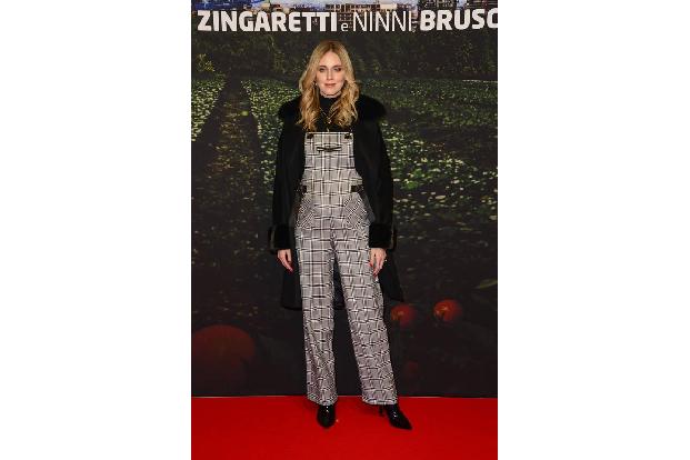 ...man Bloggerin und Bald-Mama Chiara Ferragni natürlich auch - ihre süße, karierte Latzhose kam allerdings bei einer Filmpr...