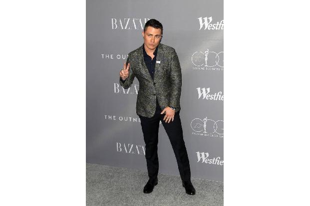 ...erschien auch Colton Haynes bei den Costume Designers Guild Awards im Beverly Hilton Hotel und zeigte den Fotografen das ...