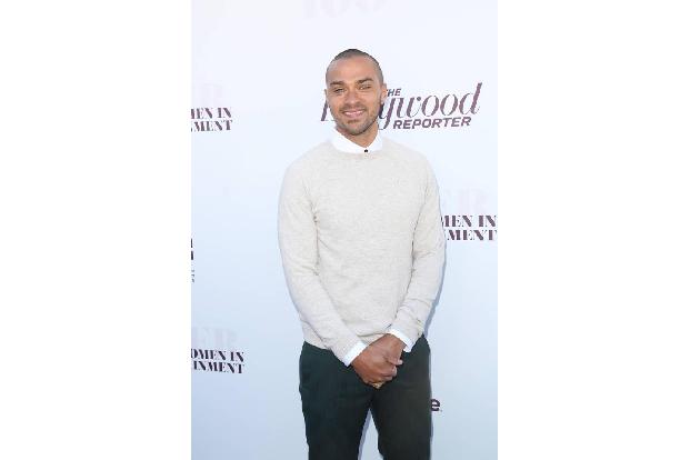 ...wäre da noch 'Grey's Anatomy'-Star Jesse Williams im Angebot. Mit Mut zur Glatze hat es...