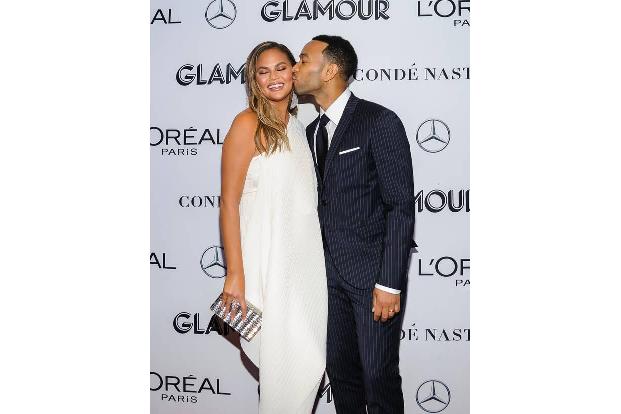 ...hat der US-Amerikaner sein Glück in dem Model Chrissy Teigen gefunden, mit dem er seit 2013 verheiratet ist. Sechs Jahre ...