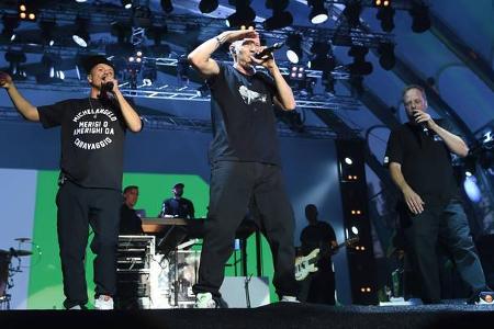 ...zu der Band Die Fantastischen Vier. Die Rap-Formation löste Anfang der 90er Jahre mit ihren deutschen, heiteren Texten ei...