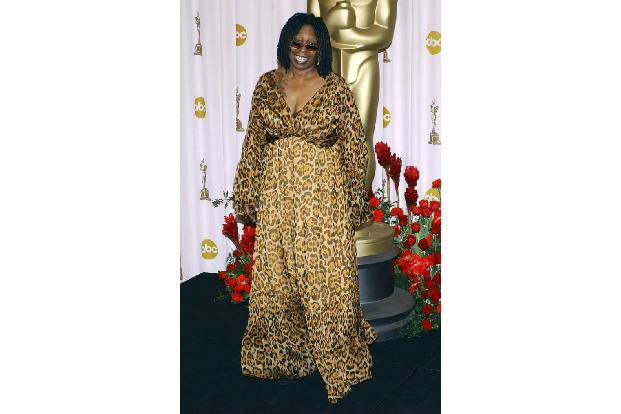 ...unserer kleinen Galerie bildet Whoopi Goldberg. Während nicht allzu viele Frauen die große Show moderiert haben, durfte d...