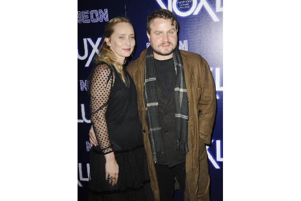 ...Brady Corbet, hier rechts. Der 30-Jährige gilt als große Nachwuchshoffnung, inszenierte er doch 2015 bereits den positiv ...