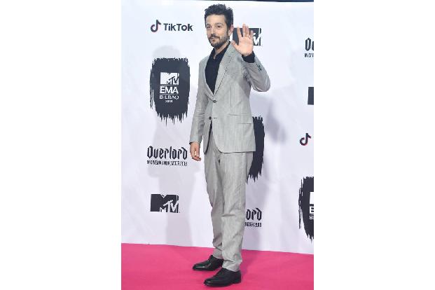'Rogue One'-Star Diego Luna hat sich mit Weihnachten mittlerweile arrangiert, doch er teilt die Bedenken vieler seiner Promi...