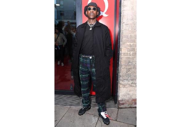 Auf Platz 10 findet sich der letztjährige Sechste: Der britische Grime-Musiker Skepta liebt Mode und besuchte in diesem Jahr... Auf Platz 10 findet sich der letztjährige Sechste: Der britische Grime-Musiker Skepta liebt Mode und besuchte in diesem Jahr...