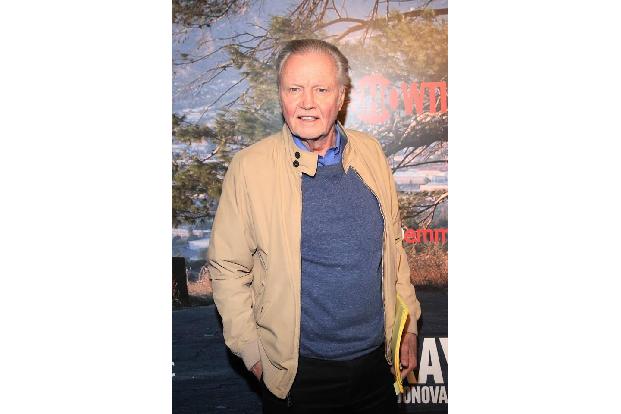 Jon Voight wurde 1938 als Sohn eines Golfprofis und einer Lehrerin in New York geboren. Erste Schauspielerfahrung sammelte e... Jon Voight wurde 1938 als Sohn eines Golfprofis und einer Lehrerin in New York geboren. Erste Schauspielerfahrung sammelte e...