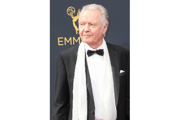 Ein Oscar als Bester Film. Es war der erste nur für Erwachsene zugelassene Film, der die Auszeichnung erhielt. Jon Voight se...