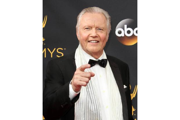 ...ihm seinen vierten Golden Globe einbrachte. Wenn es also so weitergeht, wird Jon Voight wahrscheinlich auch mit 90 noch v...