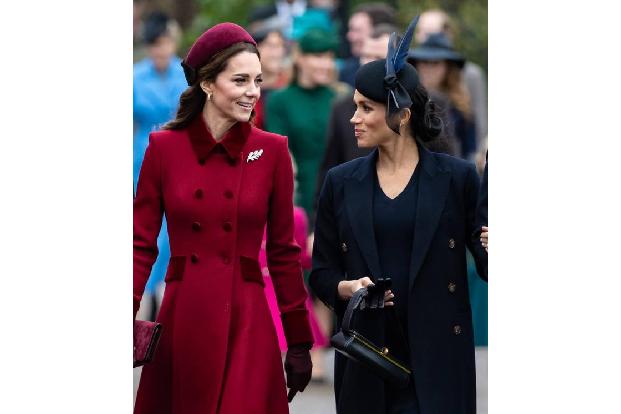...zwei anwesenden Royals: Herzogin Kate und Herzogin Meghan. Letztere wird im Frühjahr ihr erstes Kind bekommen: Alle Augen...